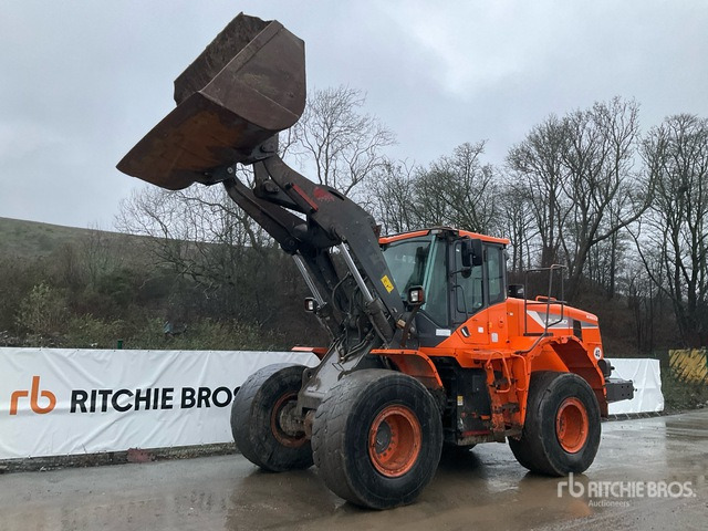 2018 Doosan DL300-5 Wheel Loader - Wheel loader: picture 1 2018 Doosan DL300-5 Wheel Loader - Wheel loader: picture 1