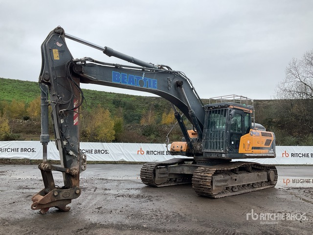 2022 Hyundai HX300A L Tracked Excavator - Crawler excavator: picture 1 2022 Hyundai HX300A L Tracked Excavator - Crawler excavator: picture 1