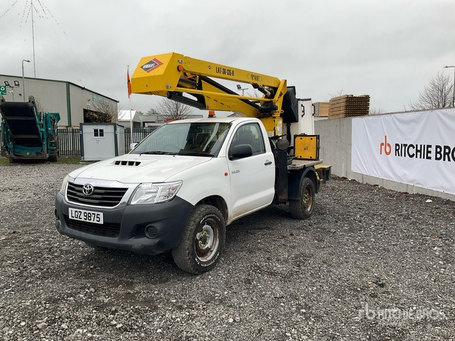 2018 Toyota Hilux 2018 Versalift LAT-38-135-H on 4x4 Bucket Truck - Other machinery: picture 3 2018 Toyota Hilux 2018 Versalift LAT-38-135-H on 4x4 Bucket Truck - Other machinery: picture 3