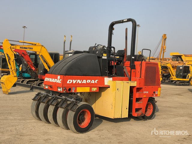 2004 Dynapac CP132 9 Wheel Pneumatic Roller - Pneumatic roller: picture 3 2004 Dynapac CP132 9 Wheel Pneumatic Roller - Pneumatic roller: picture 3