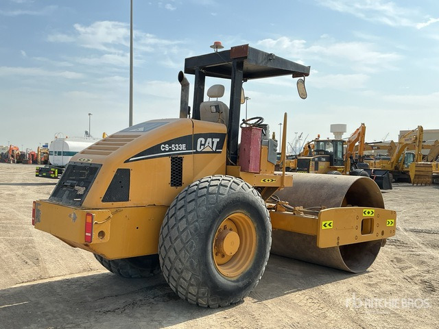 2005 Cat CS533E Smooth Drum Compactor - Compactor: picture 3 2005 Cat CS533E Smooth Drum Compactor - Compactor: picture 3
