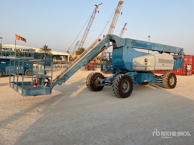 2008 Genie Z-135 4WD Diesel Articulating Boom Lift - Articulated boom: picture 1 2008 Genie Z-135 4WD Diesel Articulating Boom Lift - Articulated boom: picture 1