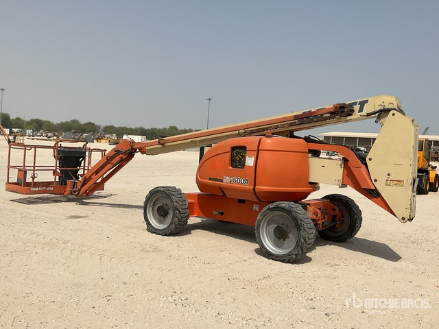 2010 JLG 600AJ 4WD Diesel Articulating Boom Lift - Articulated boom: picture 4 2010 JLG 600AJ 4WD Diesel Articulating Boom Lift - Articulated boom: picture 4