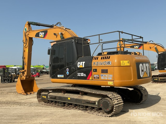 2012 Cat 323DL Tracked Excavator - Crawler excavator: picture 2 2012 Cat 323DL Tracked Excavator - Crawler excavator: picture 2
