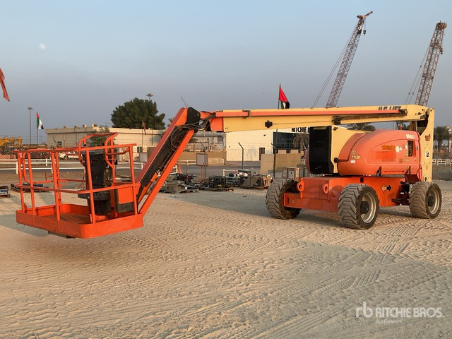 2014 JLG 800AJ 4WD Diesel Articulating Boom Lift - Articulated boom: picture 1 2014 JLG 800AJ 4WD Diesel Articulating Boom Lift - Articulated boom: picture 1