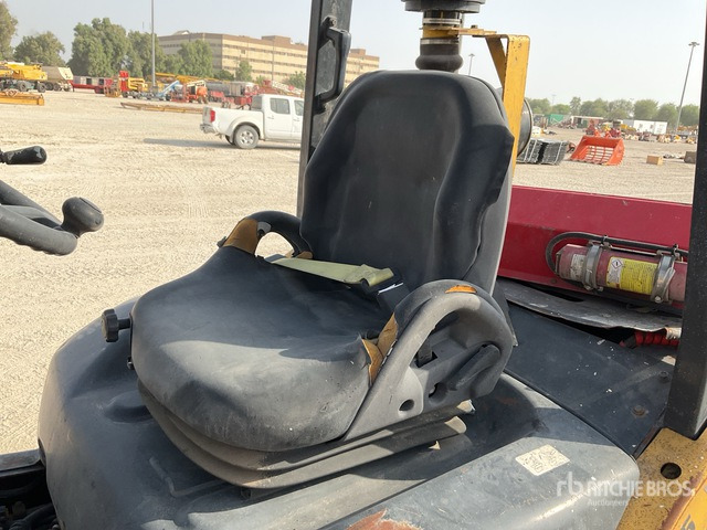 2015 Komatsu FH40-1 4 ton Forklift - Diesel forklift: picture 5 2015 Komatsu FH40-1 4 ton Forklift - Diesel forklift: picture 5