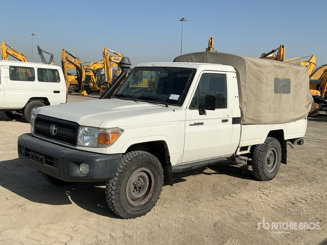 2015 Toyota Land Cruiser 79L 4x4 Pickup - Pickup truck: picture 1 2015 Toyota Land Cruiser 79L 4x4 Pickup - Pickup truck: picture 1