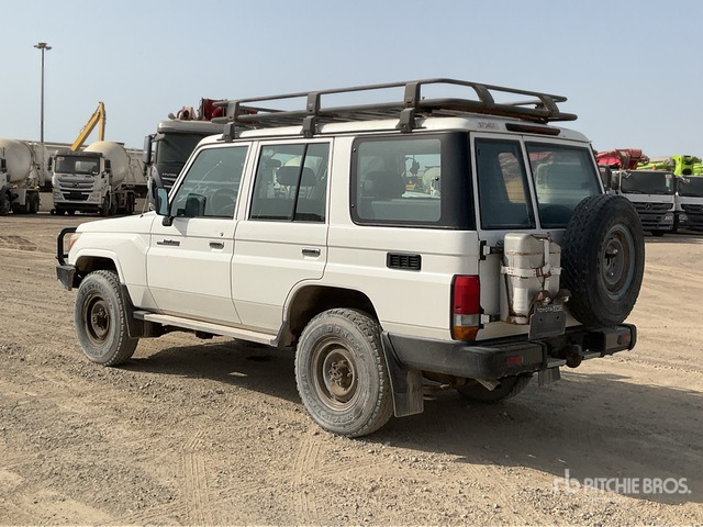 2018 Toyota Land Cruiser 76L 4x4 SUV - SUV: picture 3 2018 Toyota Land Cruiser 76L 4x4 SUV - SUV: picture 3