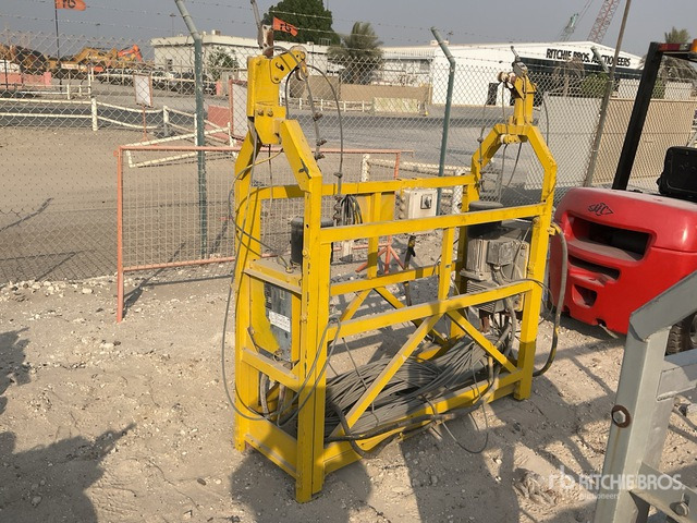 2002 Platform 300 Electric Work Platform - Attachment for Construction machinery: picture 2 2002 Platform 300 Electric Work Platform - Attachment for Construction machinery: picture 2