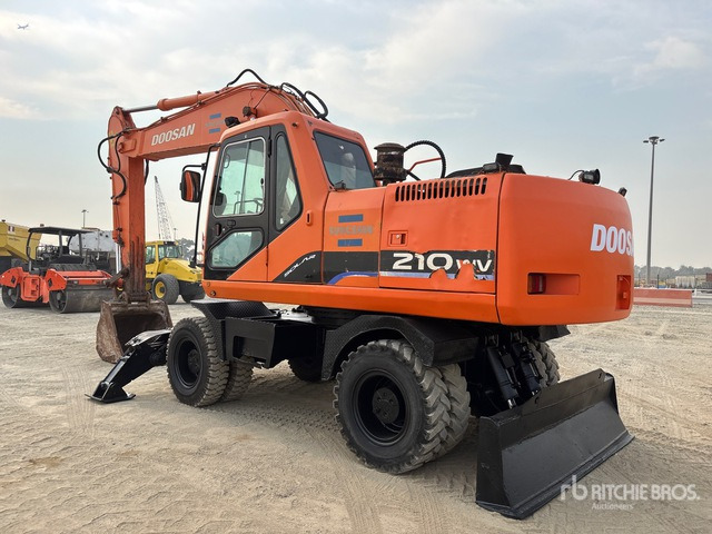 Doosan Solar 210W Wheel Excavator - Wheel excavator: picture 2 Doosan Solar 210W Wheel Excavator - Wheel excavator: picture 2