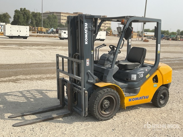 Komatsu FD30T-17 - Diesel forklift: picture 2 Komatsu FD30T-17 - Diesel forklift: picture 2