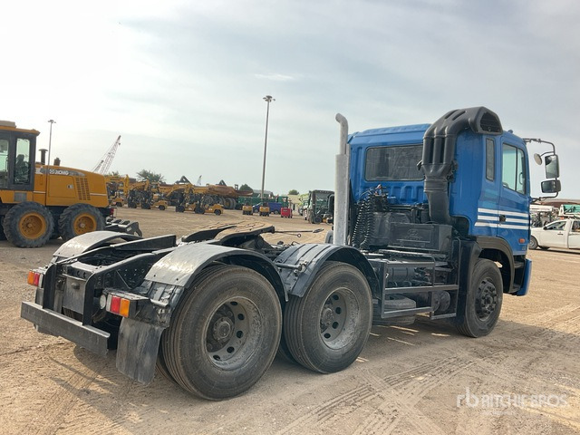 2002 Hyundai 6x4 T/A Sleeper Truck Tractor - Tractor unit: picture 3 2002 Hyundai 6x4 T/A Sleeper Truck Tractor - Tractor unit: picture 3