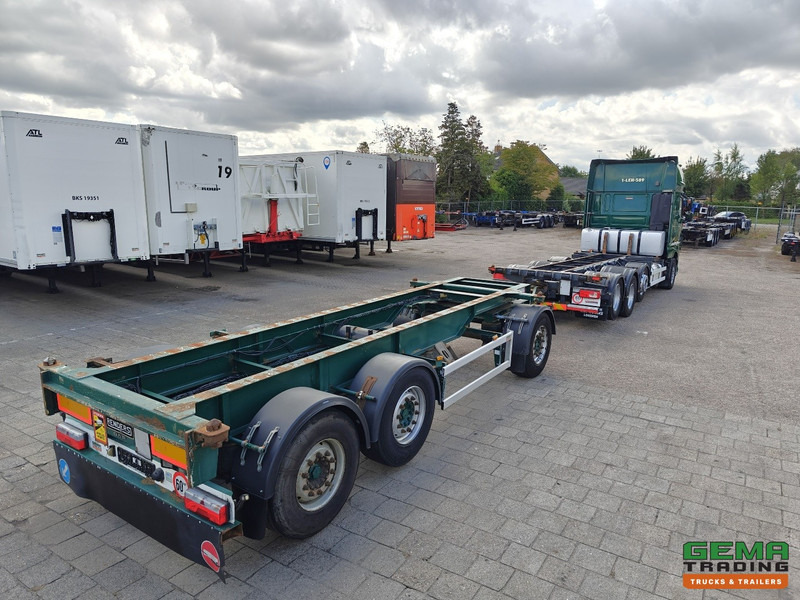 DAF XF510 8x2/4 SuperSpaceCab Euro6 - Retarder - StandAirco - 20FT ContainerCombi + 3 Assige Renders aanhanger - - Container transporter/ Swap body truck: picture 2 DAF XF510 8x2/4 SuperSpaceCab Euro6 - Retarder - StandAirco - 20FT ContainerCombi + 3 Assige Renders aanhanger - - Container transporter/ Swap body truck: picture 2
