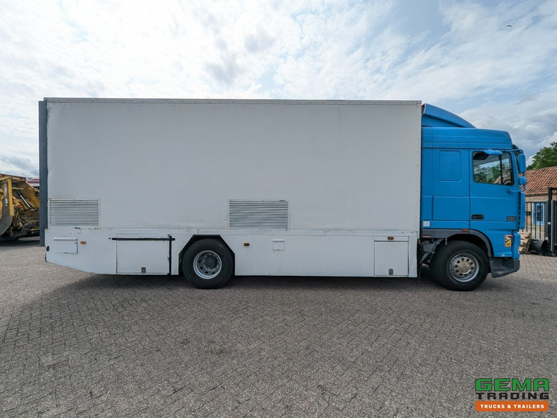 Leasing of DAF XF95.430 4x2 Spacecab Euro2 - Retarder - Geslotenbak 7.7m - Handgeschakeld - Vangmuil DAF XF95.430 4x2 Spacecab Euro2 - Retarder - Geslotenbak 7.7m - Handgeschakeld - Vangmuil: picture 18