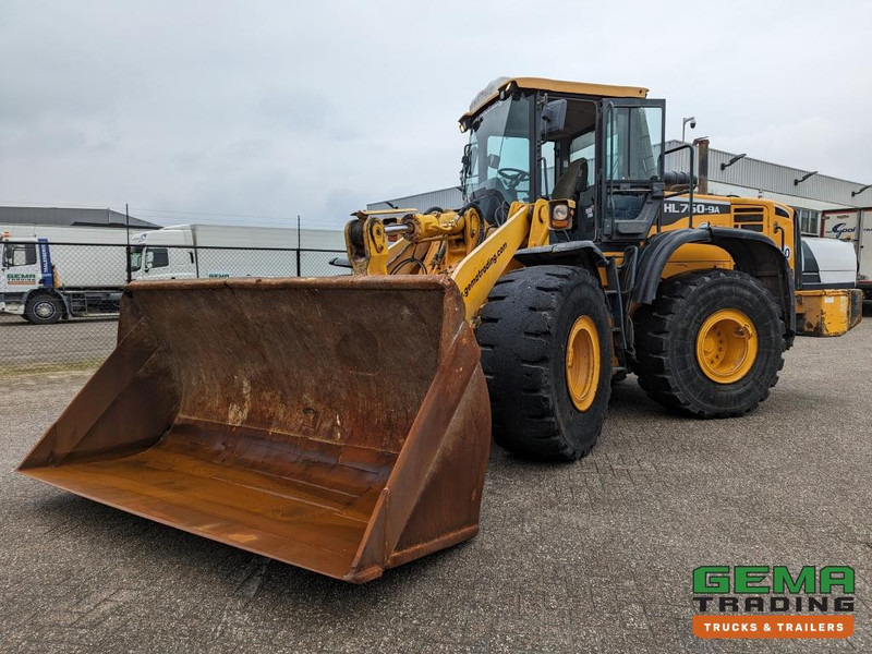 Hyundai HL760-9A Wheelloader - BM-Air overdruk unit - Cummins QSB6.7 - Engine prefilters (M33) - Wheel loader: picture 1 Hyundai HL760-9A Wheelloader - BM-Air overdruk unit - Cummins QSB6.7 - Engine prefilters (M33) - Wheel loader: picture 1