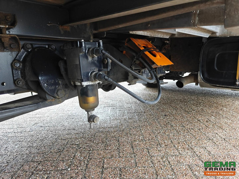 Refrigerator truck MAN TGL 12.180 4x2 Dagcabine Euro4 - Koel-Vriesbak 5.5m - Carrier Supra 850Mt - Laadklep 1500KG - 02/2026 APK: picture 18 Refrigerator truck MAN TGL 12.180 4x2 Dagcabine Euro4 - Koel-Vriesbak 5.5m - Carrier Supra 850Mt - Laadklep 1500KG - 02/2026 APK: picture 18