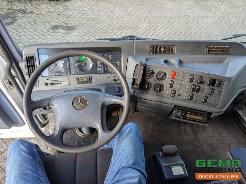 Interior photo 1: Leasing of Mercedes-Benz Actros 1831 Sleepcab Euro2 MKG HLK80 3360KG - Air Suspension - Loading Ramp  (V796) Mercedes-Benz Actros 1831 Sleepcab Euro2 MKG HLK80 3360KG - Air Suspension - Loading Ramp  (V796)