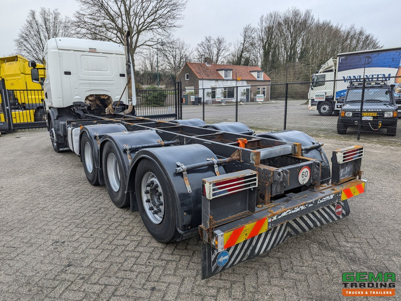 Scania R400 8x4/4 CG19 Euro5 - Handgeschakeld - ChassisCabine - ADR - PTO Prep - Camera - Cab chassis truck: picture 4 Scania R400 8x4/4 CG19 Euro5 - Handgeschakeld - ChassisCabine - ADR - PTO Prep - Camera - Cab chassis truck: picture 4
