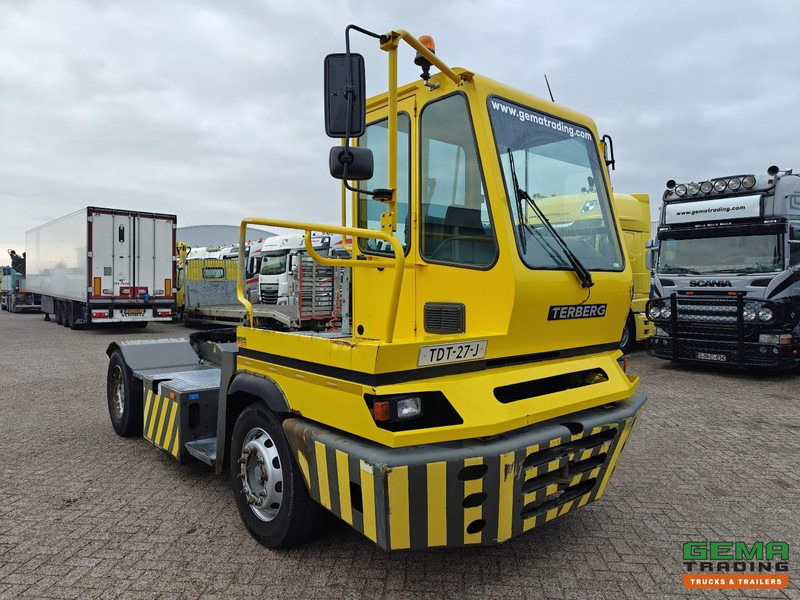Terberg YT182 Allison - Schotel 30T - Naafreductie - Cummins - Landbouw Kenteken 40km/h - Terminal tractor: picture 2 Terberg YT182 Allison - Schotel 30T - Naafreductie - Cummins - Landbouw Kenteken 40km/h - Terminal tractor: picture 2