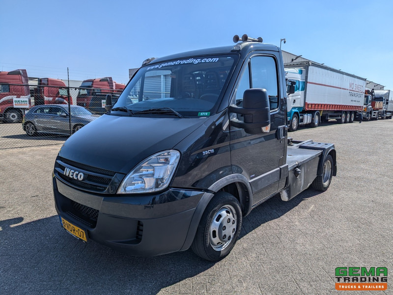 Iveco 35C18/T 4x2 Euro4 - BE-Trekker - 3-Zits - Luchthoorns - NAP - 07/2025APK - Tractor unit: picture 1 Iveco 35C18/T 4x2 Euro4 - BE-Trekker - 3-Zits - Luchthoorns - NAP - 07/2025APK - Tractor unit: picture 1