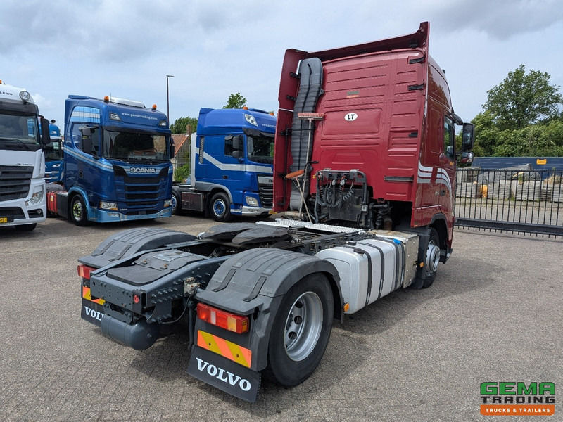 Volvo FH460 4x2 Globetrotter XL Euro5 - Handgeschakeld - Dubbele tanks - 8 units in stock! - Tractor unit: picture 3 Volvo FH460 4x2 Globetrotter XL Euro5 - Handgeschakeld - Dubbele tanks - 8 units in stock! - Tractor unit: picture 3