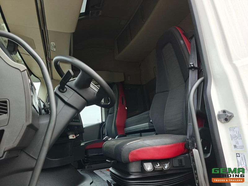 Volvo FH460 6x2/4 Globetrotter XL Euro6C - Vollucht - Dubbele Tanks - Navi - SmartTacho V2 - 04/2026 APK - Tractor unit: picture 5 Volvo FH460 6x2/4 Globetrotter XL Euro6C - Vollucht - Dubbele Tanks - Navi - SmartTacho V2 - 04/2026 APK - Tractor unit: picture 5