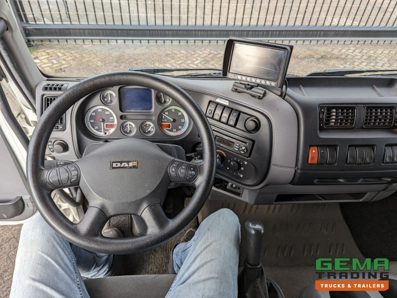 Interior photo 1: Truck DAF FA LF55.180 4x2 Daycab 15T Euro4 Mobile Office / Camper / Workshop - Manual - Airco - Dhollandia Laadklep 1500KG - 150.000KM (V690)