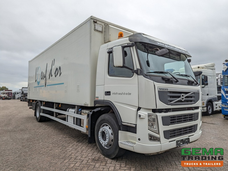 Volvo FM330 4x2 Daycab Euro5 KuikenBak 8.2m + Webasto Heater + Dhollandia 2000KG - Livestock truck: picture 4 Volvo FM330 4x2 Daycab Euro5 KuikenBak 8.2m + Webasto Heater + Dhollandia 2000KG - Livestock truck: picture 4