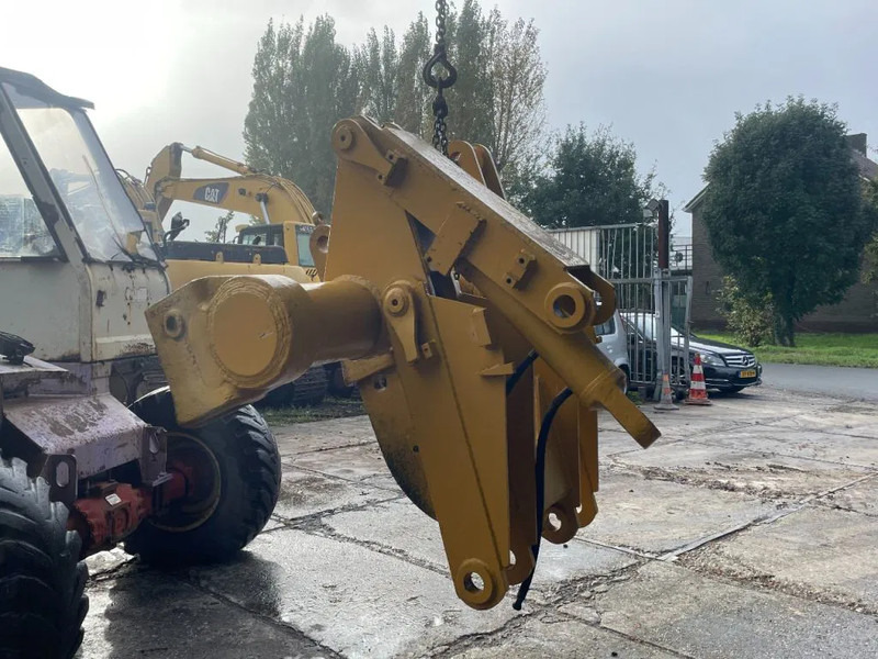 Caterpillar Ripper compatible with D7R and D7H Ripper compatible with D7R and D7H - Ripper for Construction machinery: picture 5 Caterpillar Ripper compatible with D7R and D7H Ripper compatible with D7R and D7H - Ripper for Construction machinery: picture 5