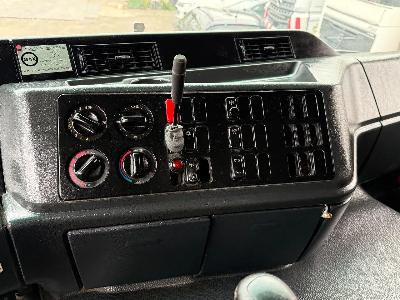 Tipper Mercedes-Benz Actros 4140 V6 8X4 Tipper Spring/Spring Manual G: picture 17