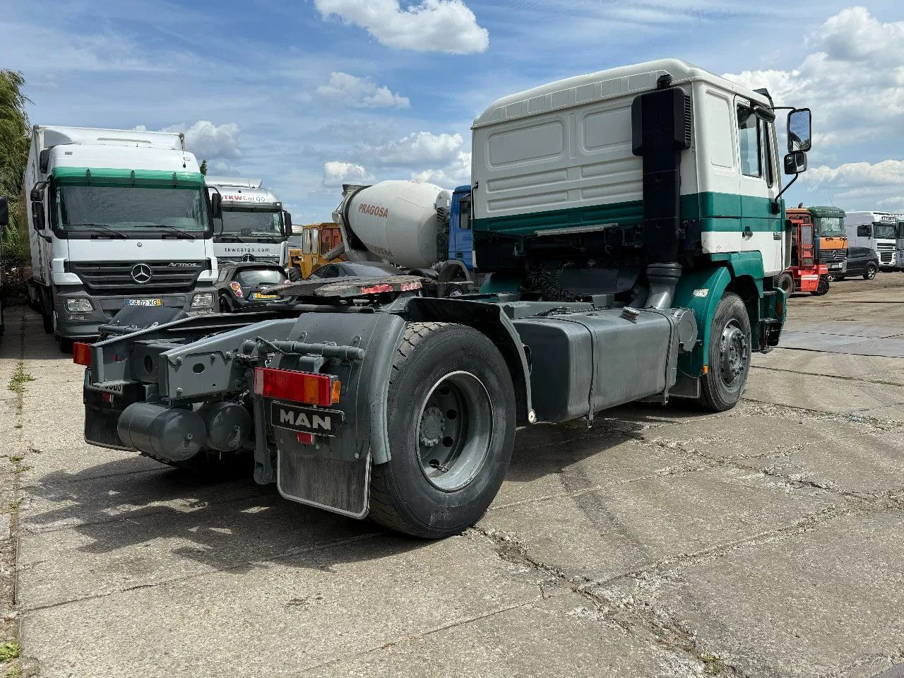 MAN 19.403 4X2 Tractor-unit Spring/Air ZF Manual Gea - Tractor unit: picture 4 MAN 19.403 4X2 Tractor-unit Spring/Air ZF Manual Gea - Tractor unit: picture 4