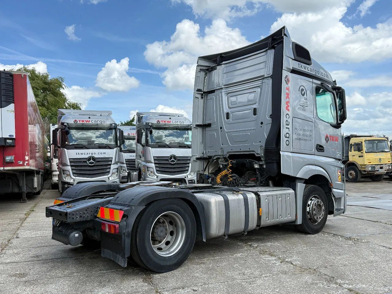 Mercedes-Benz Actros 1845 4X2 Tractor-unit Spring/Air PROD2019 - Tractor unit: picture 4 Mercedes-Benz Actros 1845 4X2 Tractor-unit Spring/Air PROD2019 - Tractor unit: picture 4