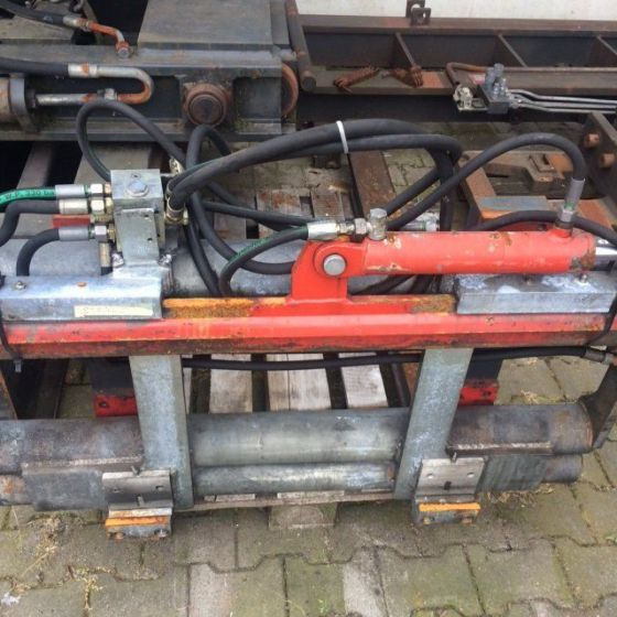 Dürwen Fork positioner - Attachment for Material handling equipment: picture 2 Dürwen Fork positioner - Attachment for Material handling equipment: picture 2