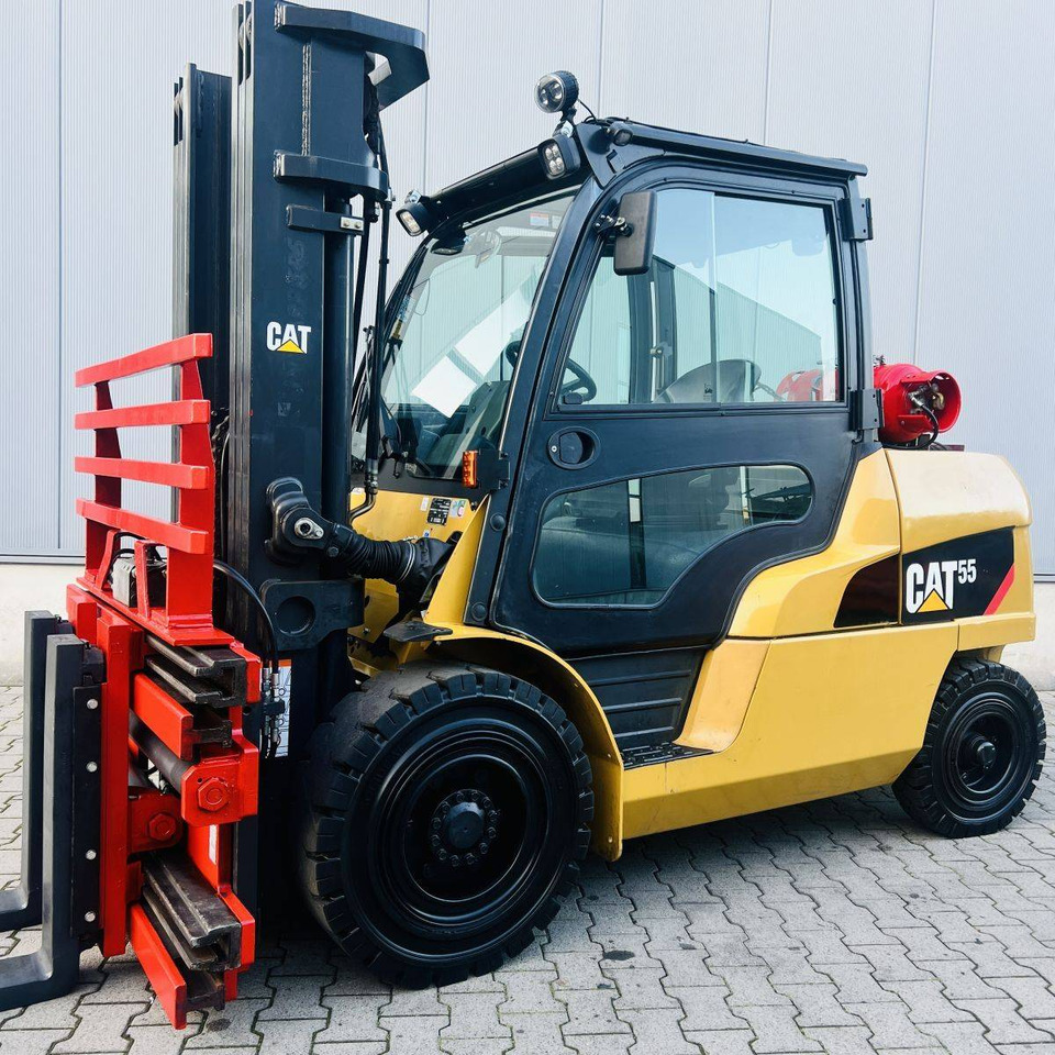 Caterpillar GP55N - LPG forklift: picture 1 Caterpillar GP55N - LPG forklift: picture 1
