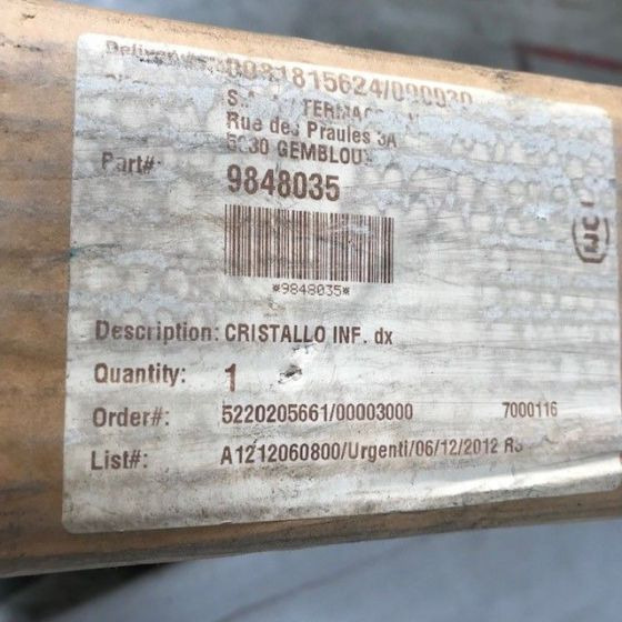 Glass for Komatsu/Fiat - Cab and interior for Material handling equipment: picture 3 Glass for Komatsu/Fiat - Cab and interior for Material handling equipment: picture 3