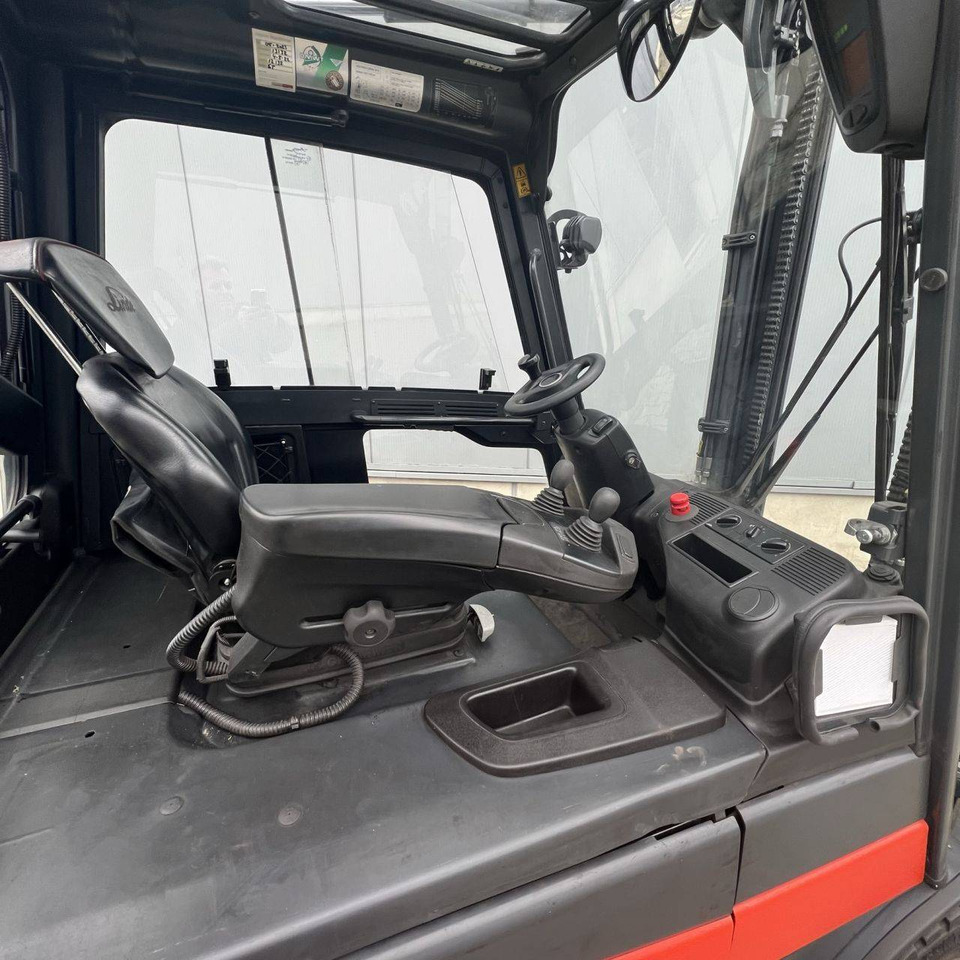 Linde E30/600 HL (387) - Electric forklift: picture 4 Linde E30/600 HL (387) - Electric forklift: picture 4