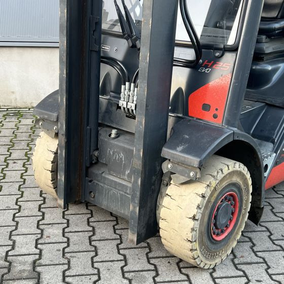 LPG forklift Linde H25T-02 (392) EVO: picture 19
