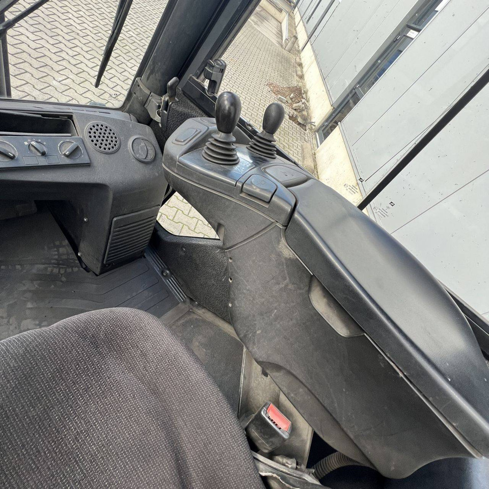 Linde H30D-02 (393) EVO - Diesel forklift: picture 5 Linde H30D-02 (393) EVO - Diesel forklift: picture 5