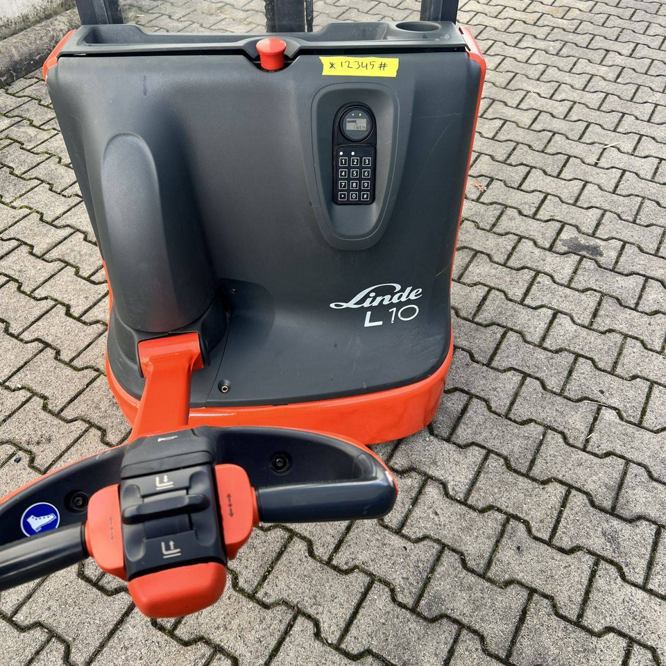 Linde L10 (1172) - Stacker: picture 4 Linde L10 (1172) - Stacker: picture 4