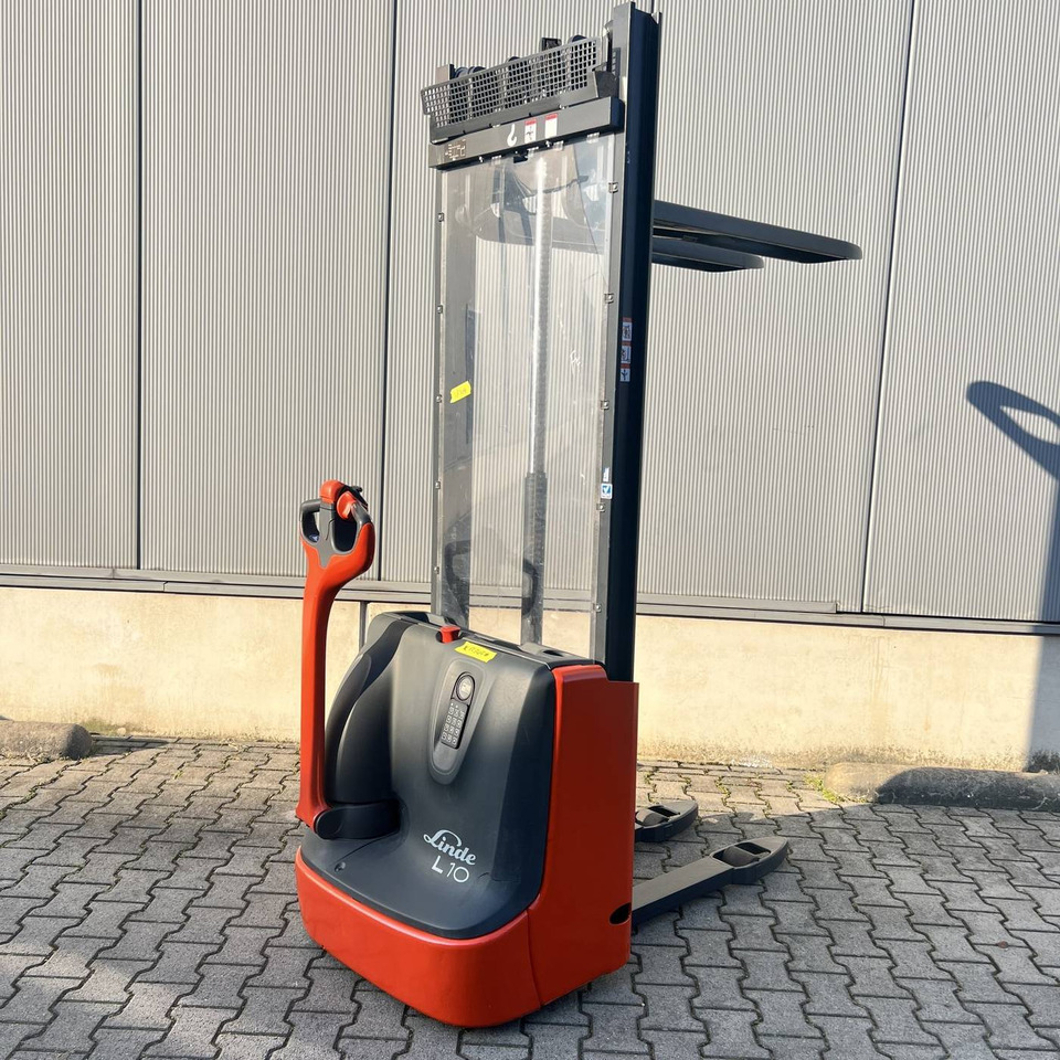 Linde L10 (1172) - Stacker: picture 3 Linde L10 (1172) - Stacker: picture 3