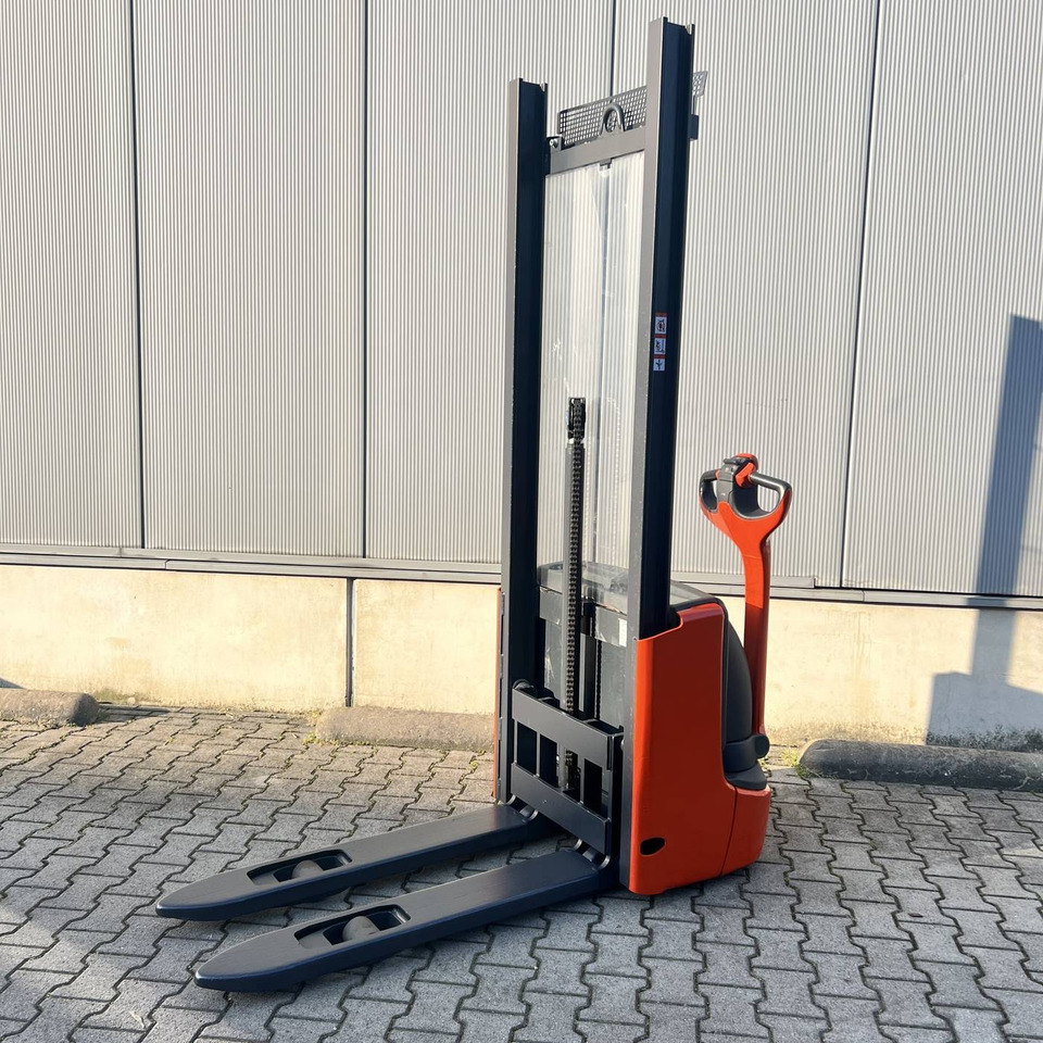 Linde L10 (1172) - Stacker: picture 1 Linde L10 (1172) - Stacker: picture 1