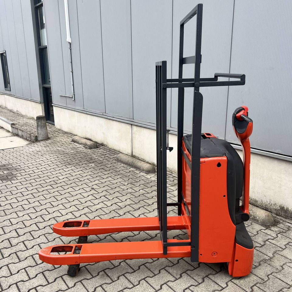 Linde T16 (1152) - Pallet truck: picture 3 Linde T16 (1152) - Pallet truck: picture 3