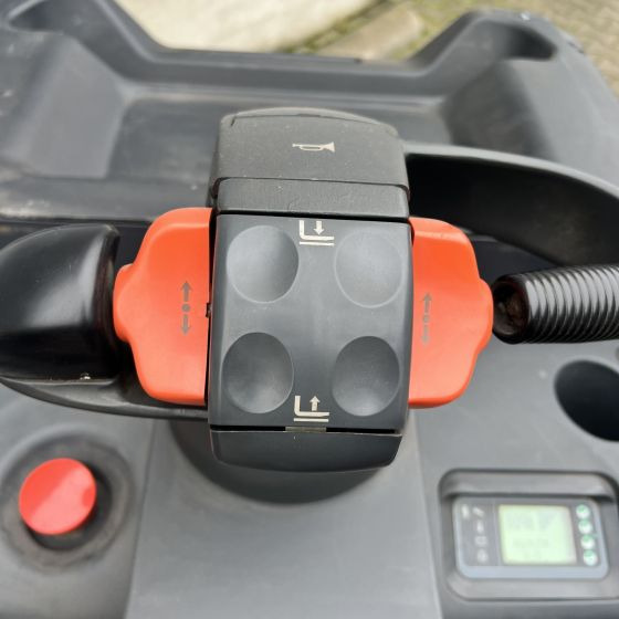 Pallet truck Linde T20SP (131): picture 14