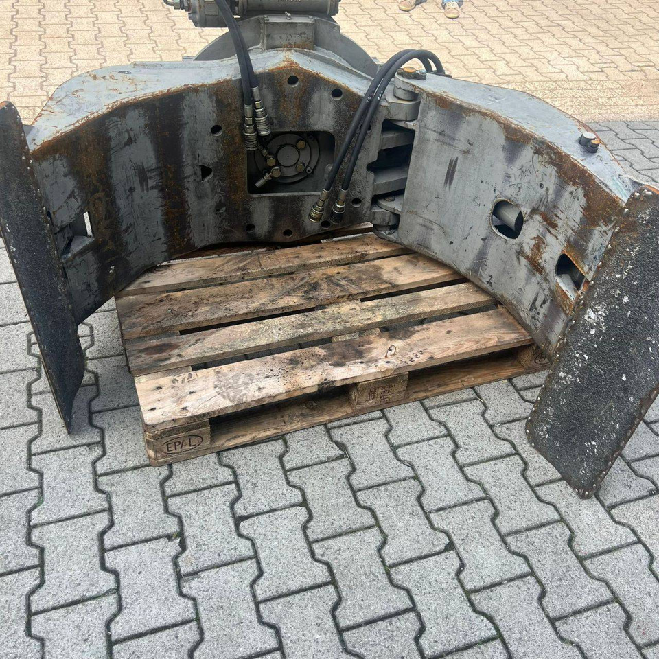 Paper roll clamp rotating - Clamp: picture 1 Paper roll clamp rotating - Clamp: picture 1