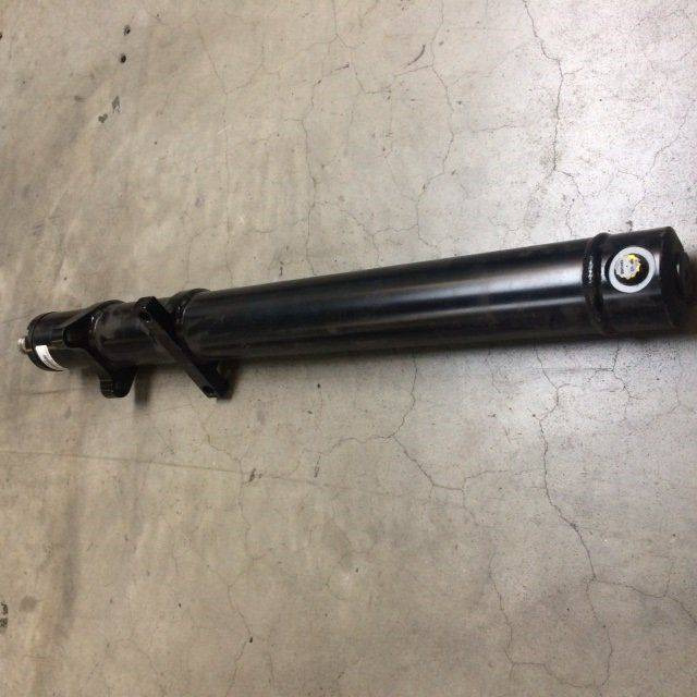 Primery Lift Cylinder for Caterpillar EP18KT - Hydraulic cylinder for Material handling equipment: picture 2 Primery Lift Cylinder for Caterpillar EP18KT - Hydraulic cylinder for Material handling equipment: picture 2
