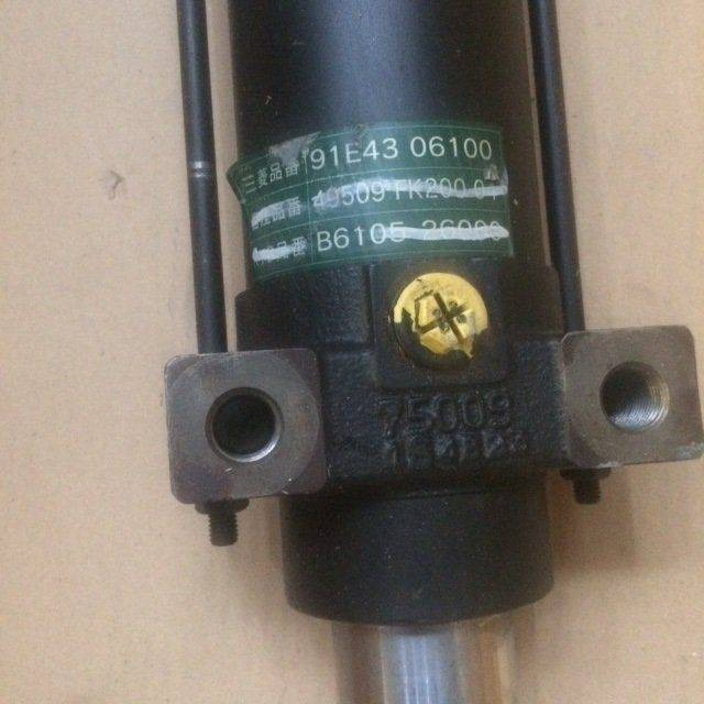 Steering Cylinder for Caterpillar P5000 - Hydraulic cylinder for Material handling equipment: picture 3 Steering Cylinder for Caterpillar P5000 - Hydraulic cylinder for Material handling equipment: picture 3