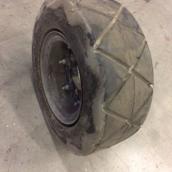 Wheel for Scrubber vacuum cleaner Nilfisk BR 850 - Wheel and tire package for Scrubber dryer: picture 2 Wheel for Scrubber vacuum cleaner Nilfisk BR 850 - Wheel and tire package for Scrubber dryer: picture 2
