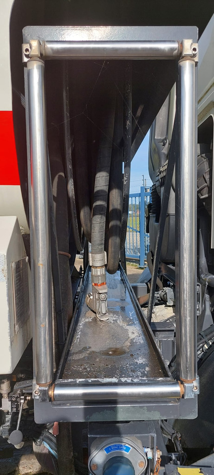 DAF CF 360 - Tank truck: picture 2 DAF CF 360 - Tank truck: picture 2