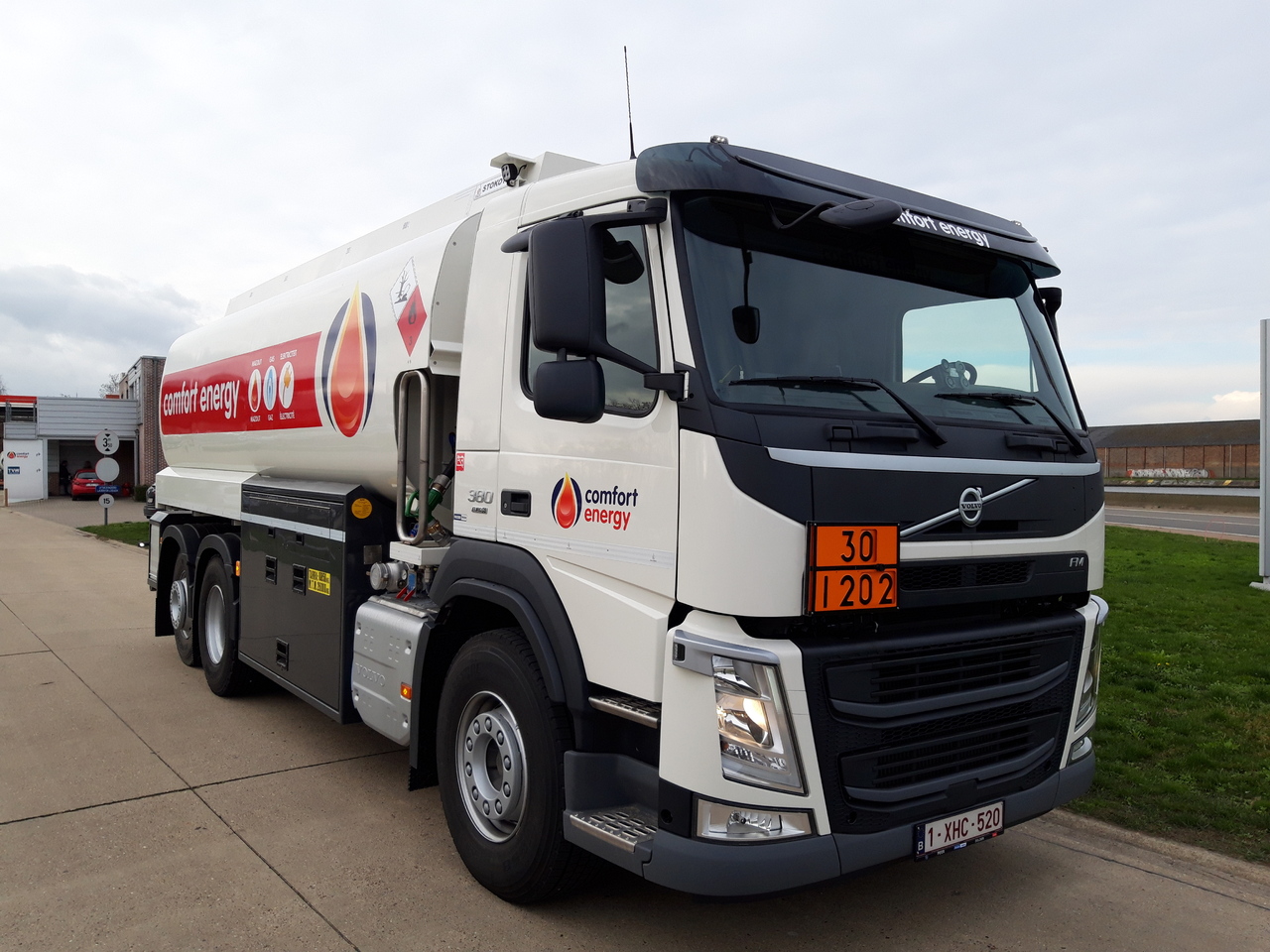 Tank truck VOLVO FM: picture 11
