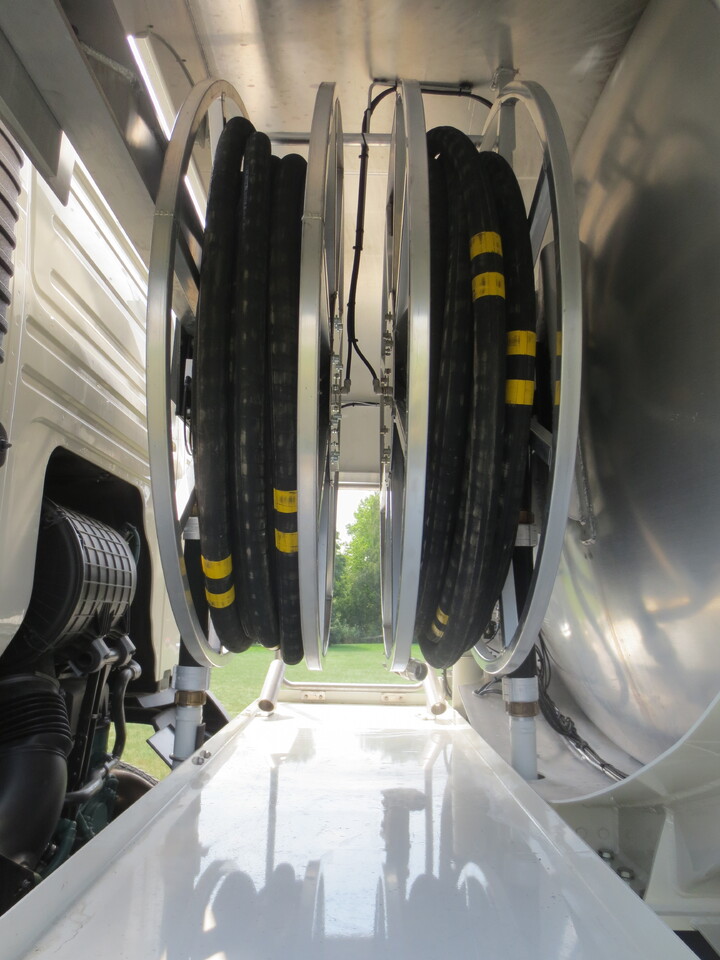 Volvo FM - Tank truck: picture 5 Volvo FM - Tank truck: picture 5